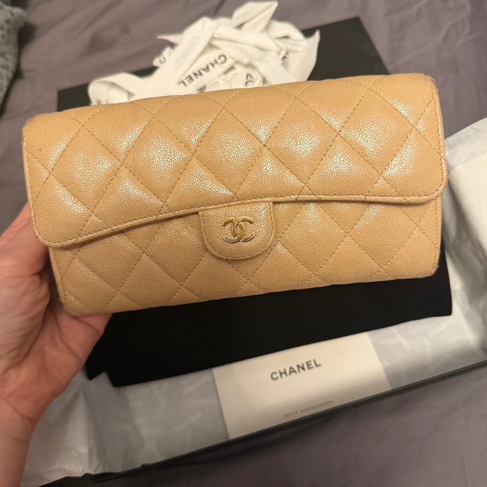 Chanel nude iridescent wallet in caviar leather